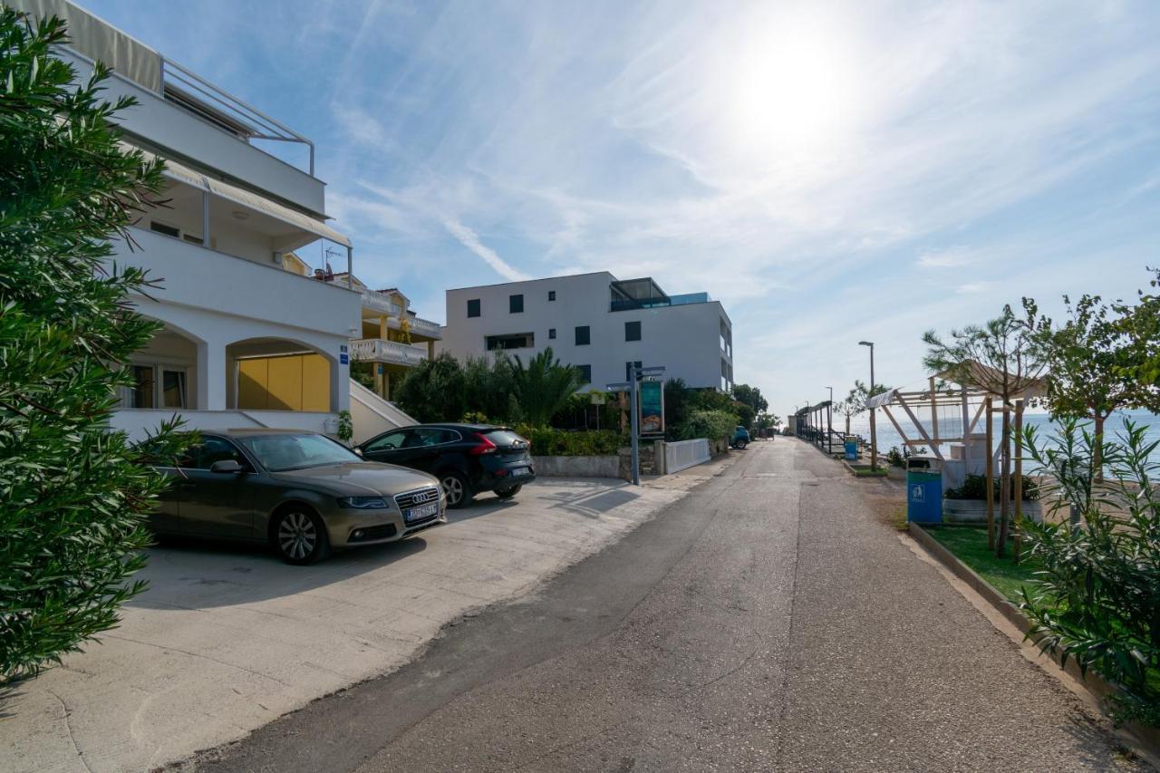 Apartments By The Sea Mandre, Pag - 4093 Колан Екстер'єр фото