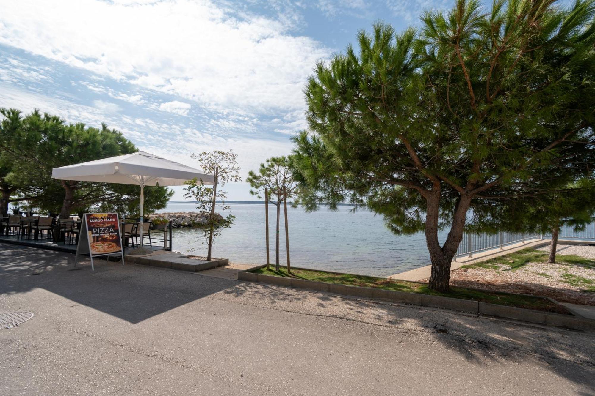 Apartments By The Sea Mandre, Pag - 4093 Колан Екстер'єр фото